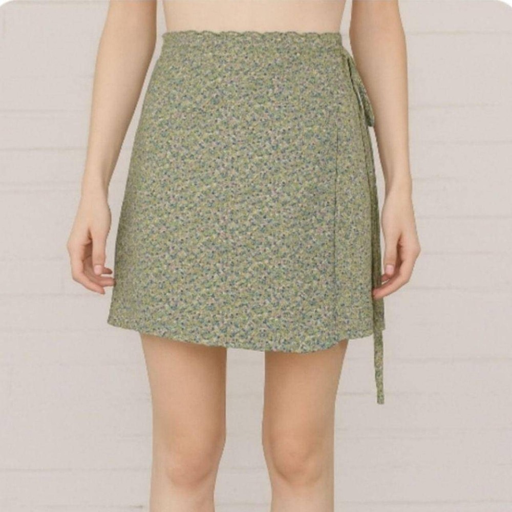 Brandy Melville Green Floral Wrap Mini Skirt Sage Ditsy Flower Coquette MD112